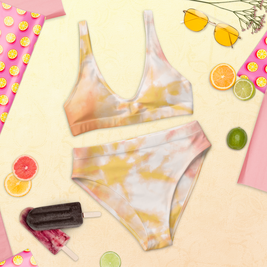 Recycelter High-Waist-Bikini in Gelb und Weiß im Batik-Design